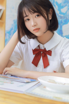 教师妈妈穿超薄连衣裙